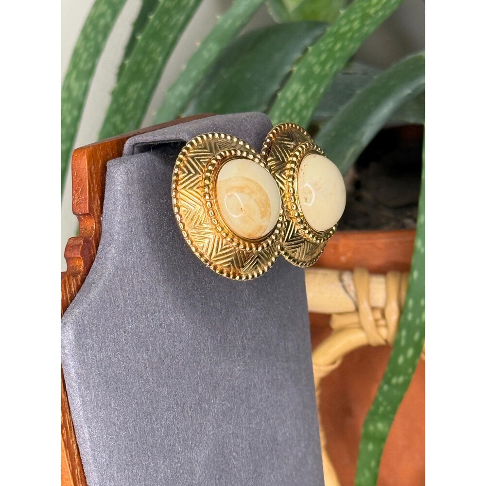 Vintage Monet Gold Cabochon Clip Earrings Textured Statement 80s 90s Designer - Picture 4 of 10